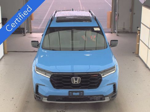 Used 2023 Honda Pilot TrailSport image 2
