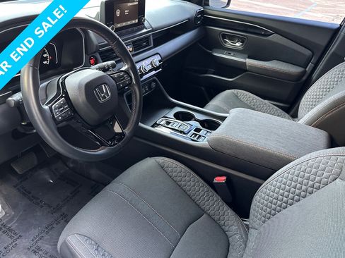 Used 2023 Honda Pilot Sport image 10