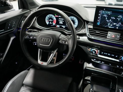 Used 2025 Audi SQ5 Premium Plus w/ Premium Plus Package image 11