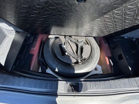 Used 2019 Toyota RAV4 XLE image 23