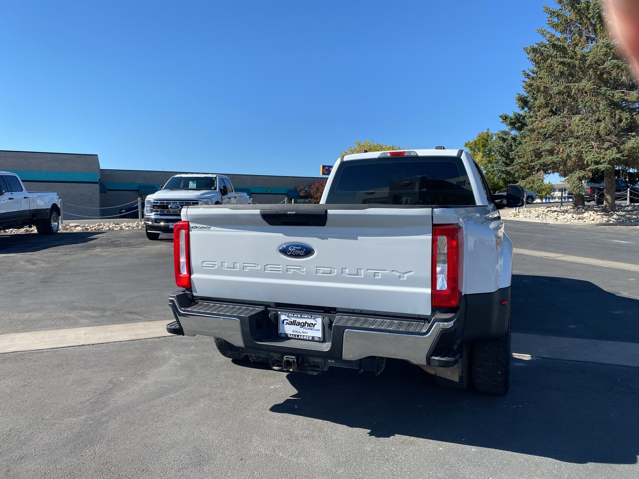 Used 2023 Ford F350 XL w/ FX4 Off-Road Package AWD/4WD image 24