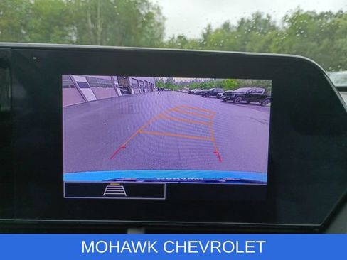 Used 2024 Chevrolet Trax RS w/ Sunroof Package FWD image 15