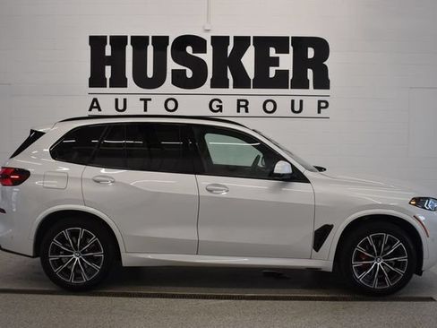 Used 2026 BMW X5 xDrive40i w/ Executive Package AWD/4WD image 2