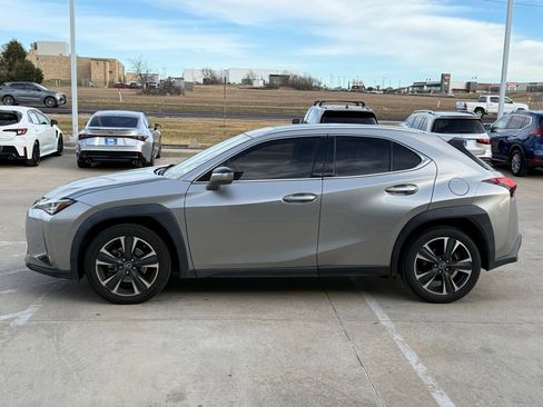 Used 2021 Lexus UX 200 w/ Premium Package image 2