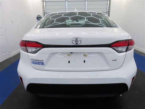Used 2024 Toyota Corolla LE FWD image 10