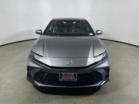 Used 2025 Toyota Camry SE FWD image 8