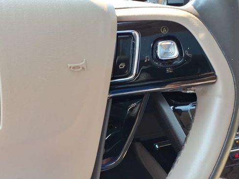 Used 2022 Lincoln Corsair AWD w/ Premium Package image 9