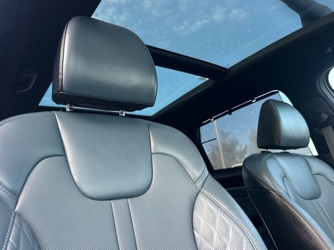 Certified 2025 Kia Sorento SX Prestige image 17