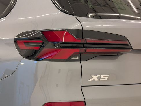 New 2026 BMW X5 xDrive40i w/ M Sport Package image 13