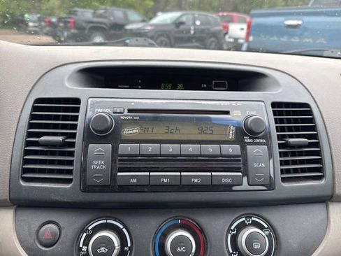 Used 2006 Toyota Camry LE FWD image 12