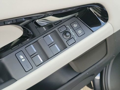 New 2026 Land Rover Range Rover Evoque S AWD/4WD image 24