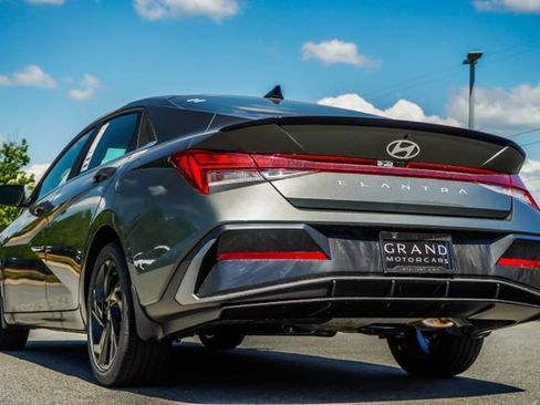 New 2026 Hyundai Elantra SEL Sport Premium FWD image 10