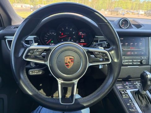 Used 2018 Porsche Macan Sport Edition AWD/4WD image 18