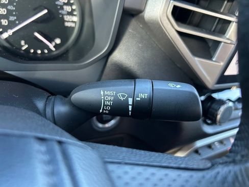Used 2022 Toyota Tundra SR5 w/ SR5 Premium Package RWD image 22