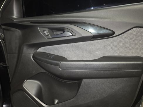 Used 2021 Chevrolet TrailBlazer LT FWD image 16
