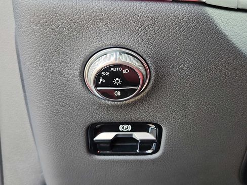 Used 2024 Mercedes-Benz GLC 43 AMG 4MATIC image 22