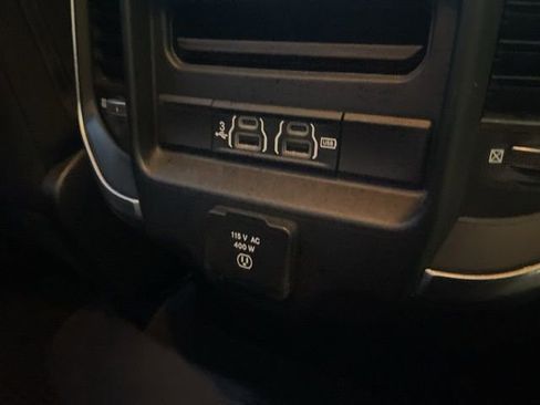 Used 2019 RAM 1500 Big Horn image 16