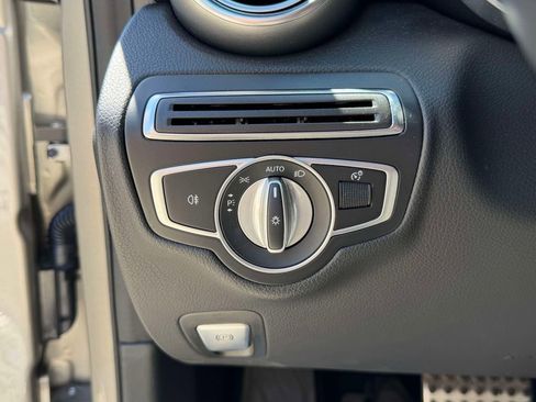 Used 2020 Mercedes-Benz C 300 4MATIC Sedan image 30