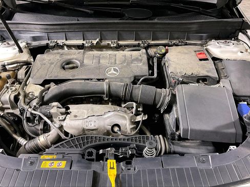 Used 2021 Mercedes-Benz GLB 250 4MATIC image 10
