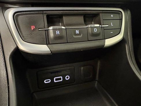 Used 2024 GMC Terrain SLT FWD image 33