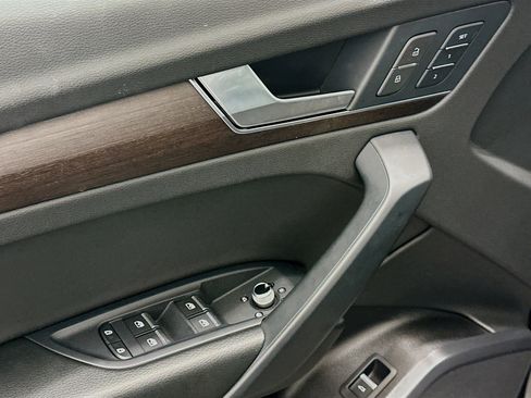 Used 2023 Audi Q5 2.0T Premium w/ Convenience Package AWD/4WD image 15