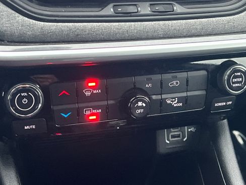 Used 2024 Jeep Compass Latitude image 22