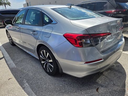 Used 2024 Honda Civic EX image 3