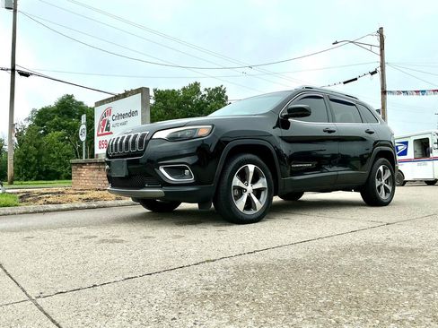 Used 2019 Jeep Cherokee Limited AWD/4WD image 30
