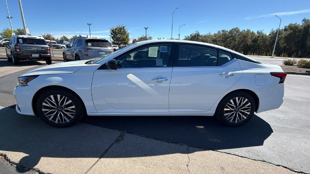 Used 2025 Nissan Altima 2.5 SV FWD image 7