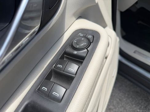 Used 2018 GMC Terrain Denali w/ Advanced Safety Package AWD/4WD image 17