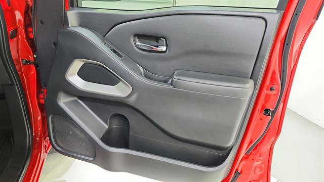 Used 2022 Nissan Frontier SV RWD image 25