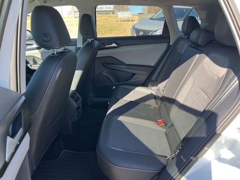 Used 2023 Volkswagen Taos SE image 24