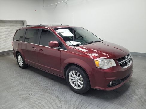 Used 2018 Dodge Grand Caravan SXT image 11