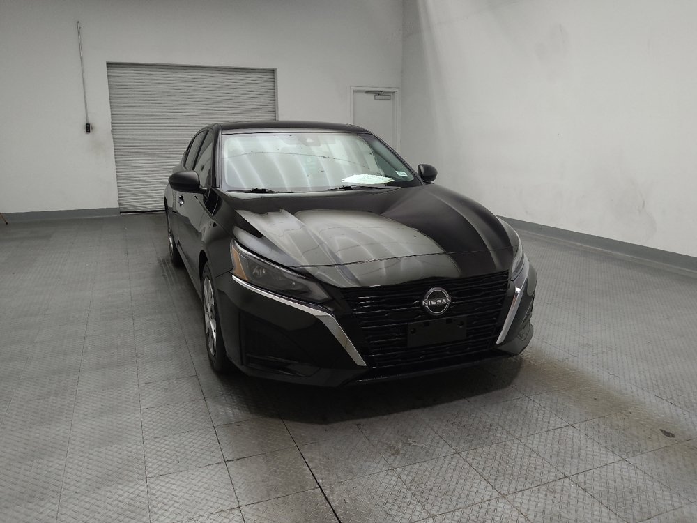 Used 2025 Nissan Altima 2.5 S FWD image 14