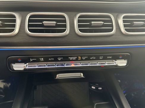 Used 2024 Mercedes-Benz GLS 450 4MATIC image 19