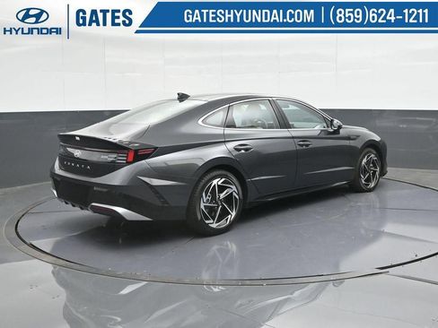 New 2025 Hyundai Sonata SEL FWD image 2