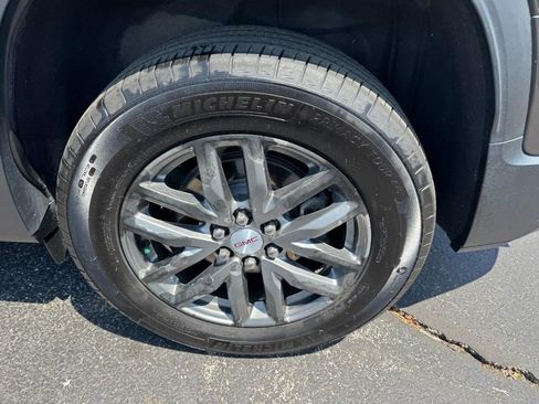 Used 2019 GMC Acadia SLT w/ LPO, Floor Liner Package FWD image 7