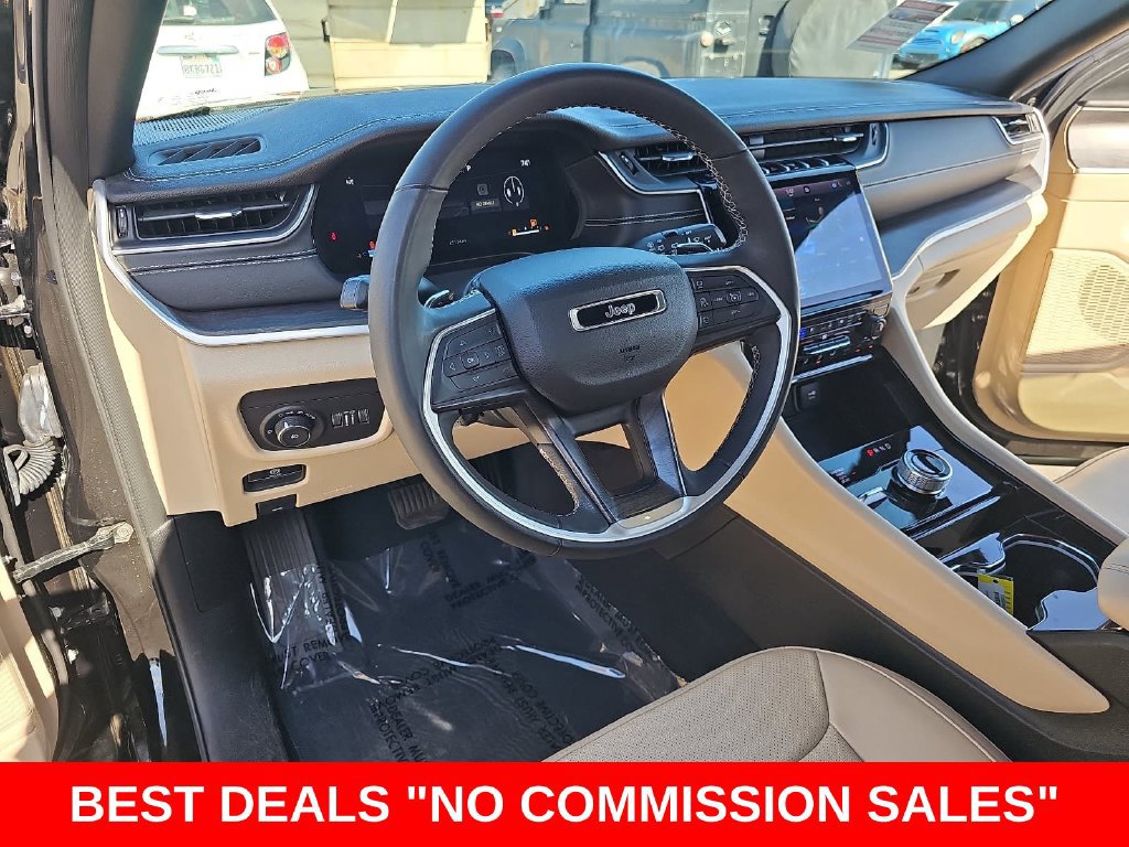 Used 2023 Jeep Grand Cherokee L Limited w/ Luxury Tech Group II AWD/4WD image 17