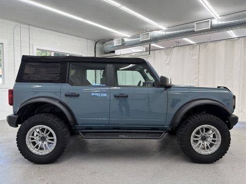 Used 2022 Ford Bronco 4-Door AWD/4WD image 4