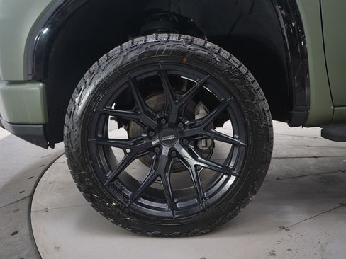 Used 2022 GMC Sierra 1500 AT4X image 28