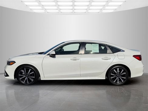 Used 2024 Honda Civic EX image 3