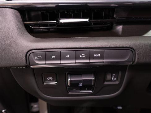 Used 2023 Cadillac Escalade Sport AWD/4WD image 35