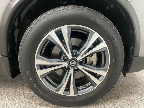 Used 2017 Nissan Rogue SL w/ SL HEV Premium Package image 25