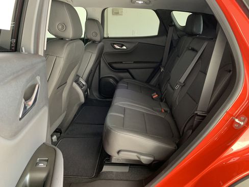 New 2025 Chevrolet Blazer LT image 40