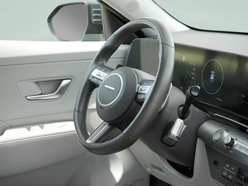 Certified 2024 Hyundai Kona Limited FWD image 13