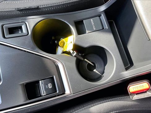 Certified 2025 Subaru Impreza 2.0i image 17