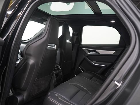 Used 2023 Jaguar F-PACE R-Dynamic S AWD/4WD image 18