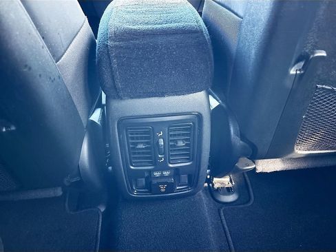 Used 2020 Jeep Grand Cherokee Limited image 27