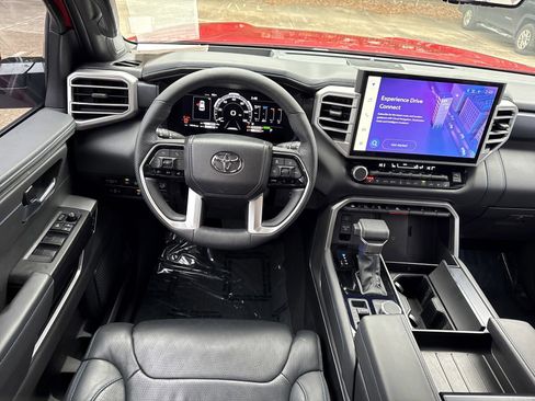 Used 2025 Toyota Sequoia Platinum image 19