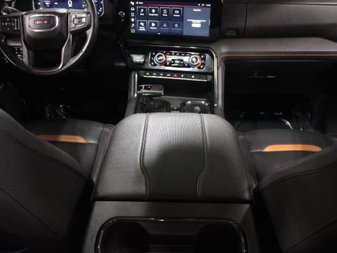 Used 2024 GMC Sierra 1500 AT4 w/ Technology Package AWD/4WD image 33